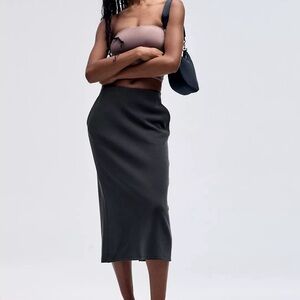 Lululemon Softstreme High-Rise Midi Skirt Size 8 Black